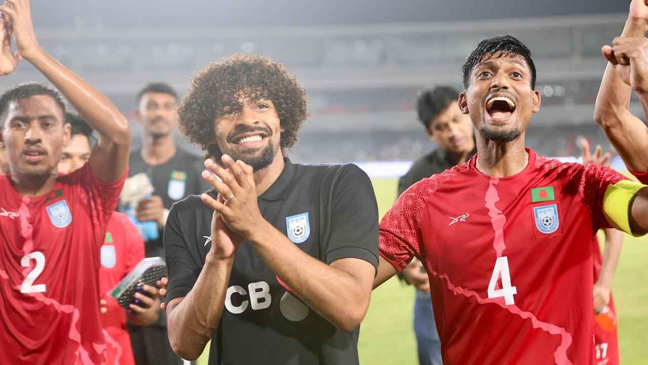 তিন দিনের মধ্যে ‘আসছে’ হামজা-সমিতদের নতুন কোচ